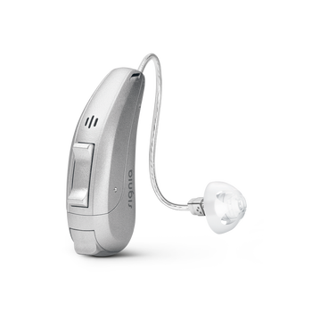 Das Bild zeigt ein Hinter-dem-Ohr Hörgerät in silber.